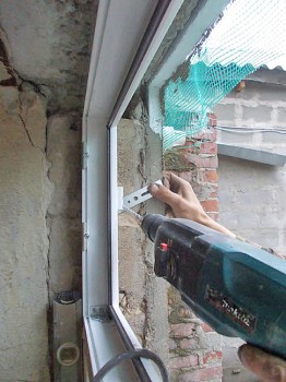 Как правильно выполняется монтаж металлопластиковых окон