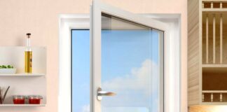 Пластиковое окно для зеленого дома