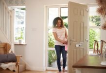 Какую входную дверь выбрать и какова будет ее стоимость?