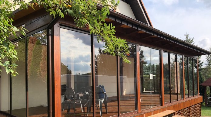 Окна на террасу на даче: как выбрать подходящий вариант и обеспечить комфортное пребывание на открытом воздухе