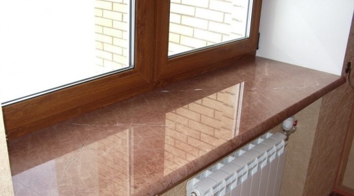 Из каких искусственных и натуральных камней делают подоконники