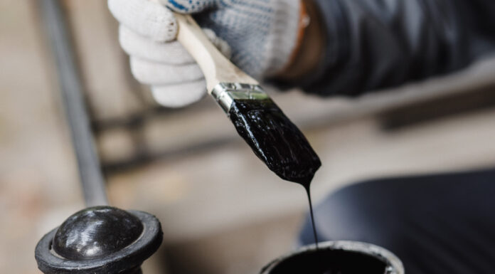 Чем красят металл внутри и снаружи помещений