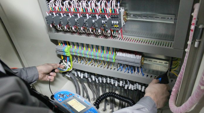 Электромонтажные работы щитового оборудования: основные моменты