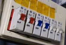 Как выбрать стационарный автоматический выключатель для электросети