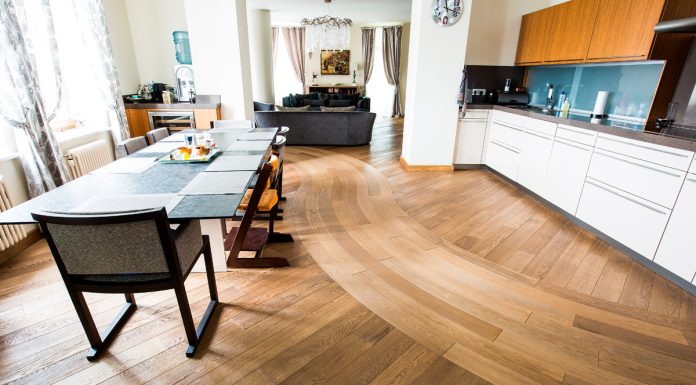 Инженерная доска: что это, как с ней работать