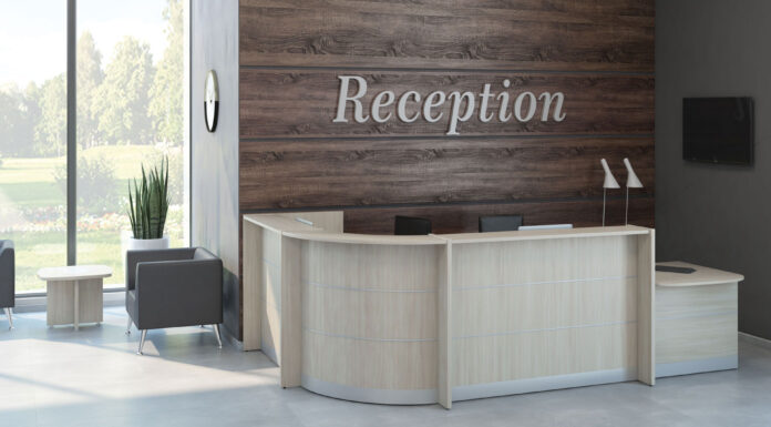 Какие бывают стойки ресепшн