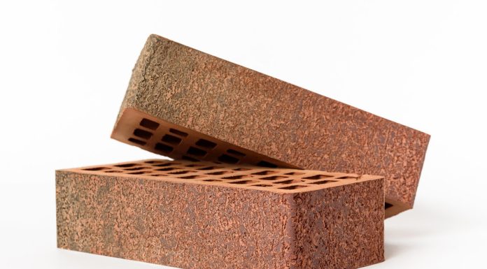 Керамический кирпич: из чего изготавливается, кто его приобретает