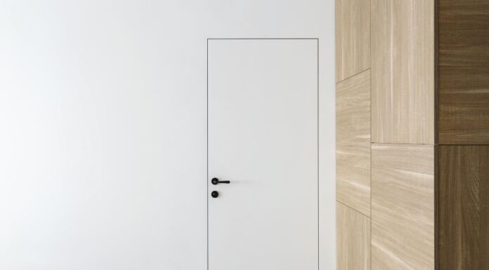 Практичность скрытых дверей и нюансы выбора