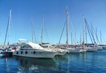 Как правильно зайти в порт яхтой или катером?