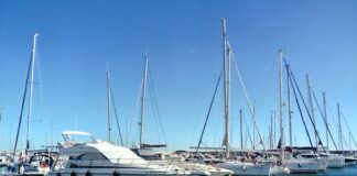 Как правильно зайти в порт яхтой или катером?