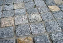 Полнопиленная брусчатка гранитная: что это, где используется