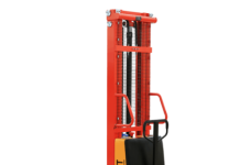 Как правильно выбрать штабелер: советы экспертов