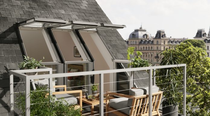 Почему стоит выбрать мансардное окно с выходом на балкон?