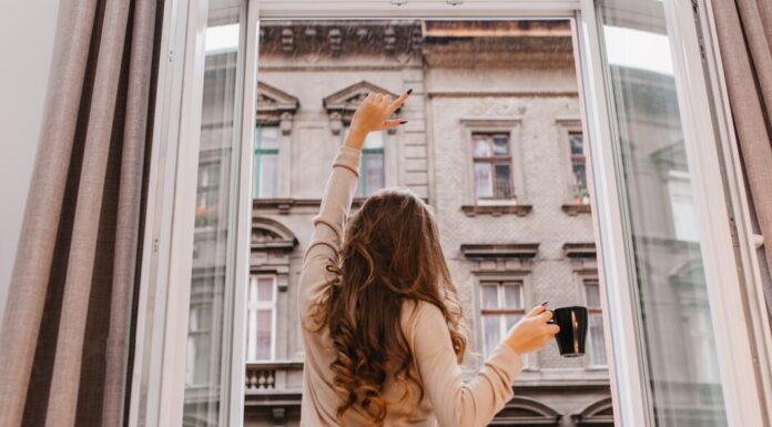 Остекление балконов: Все, что вам нужно знать