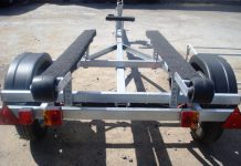 Важность и назначение комплектующих для лодочных прицепов