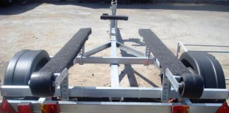 Важность и назначение комплектующих для лодочных прицепов