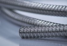 Гофрированная труба ПВХ: характеристики и применение