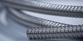 Гофрированная труба ПВХ: характеристики и применение