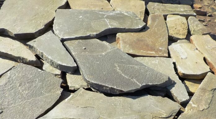 Камень для мощения: виды, свойства и особенности применения