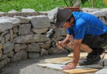 Где применяют природный камень, и какими качествами он должен обладать