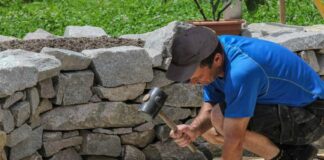 Где применяют природный камень, и какими качествами он должен обладать