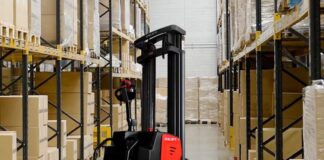 Для чего нужны самоходные электроштабелеры?