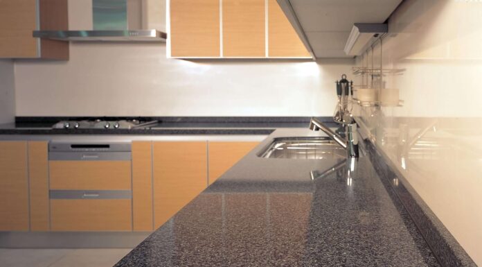 Из каких материалов делают столешницы для кухни